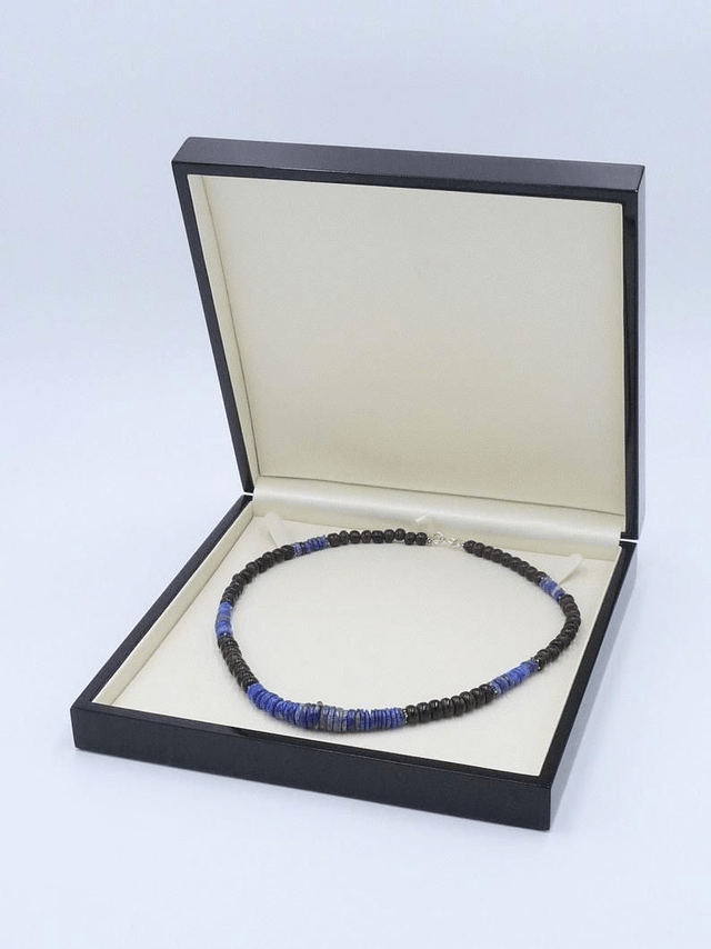 Collier corail noir et lapis lazuli