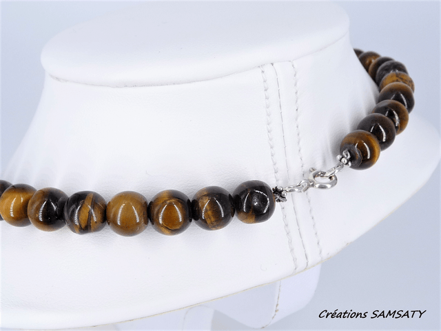 Collier œil de tigre avec son médaillon
