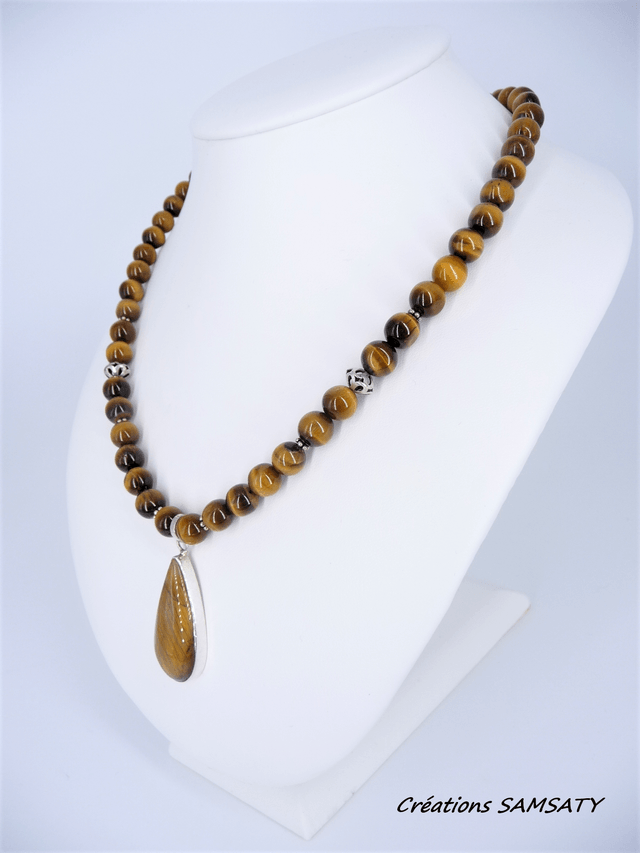 Collier œil de tigre avec son médaillon
