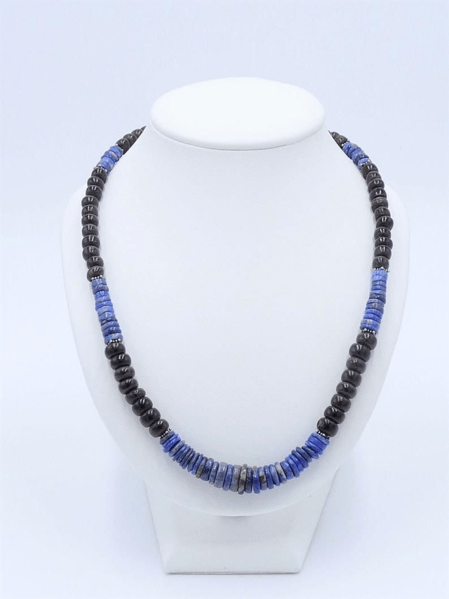 Collier corail noir et lapis lazuli