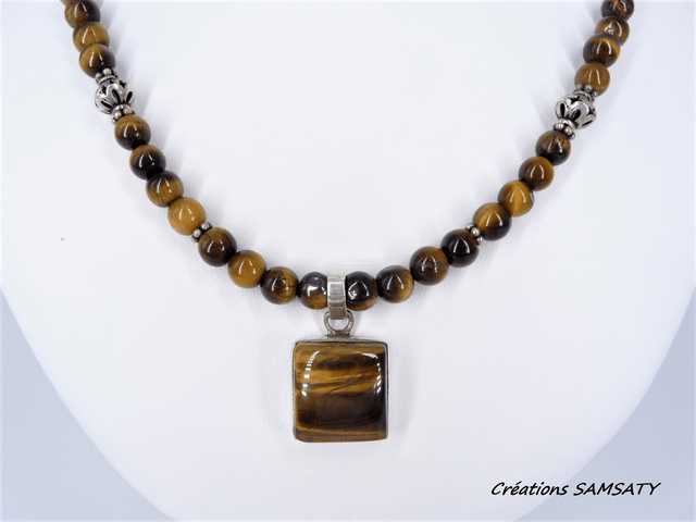 Collier œil de tigre avec son médaillon