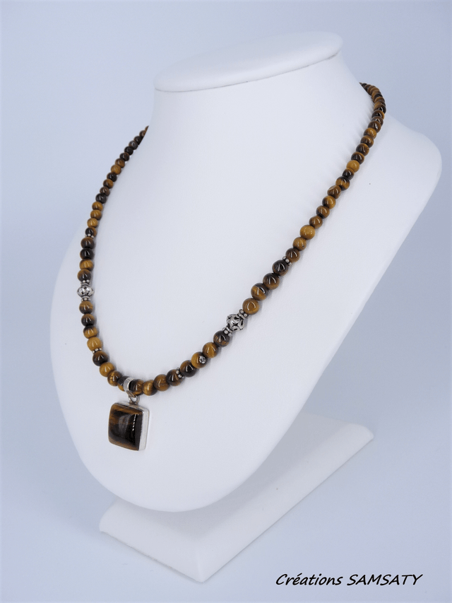 Collier œil de tigre avec son médaillon