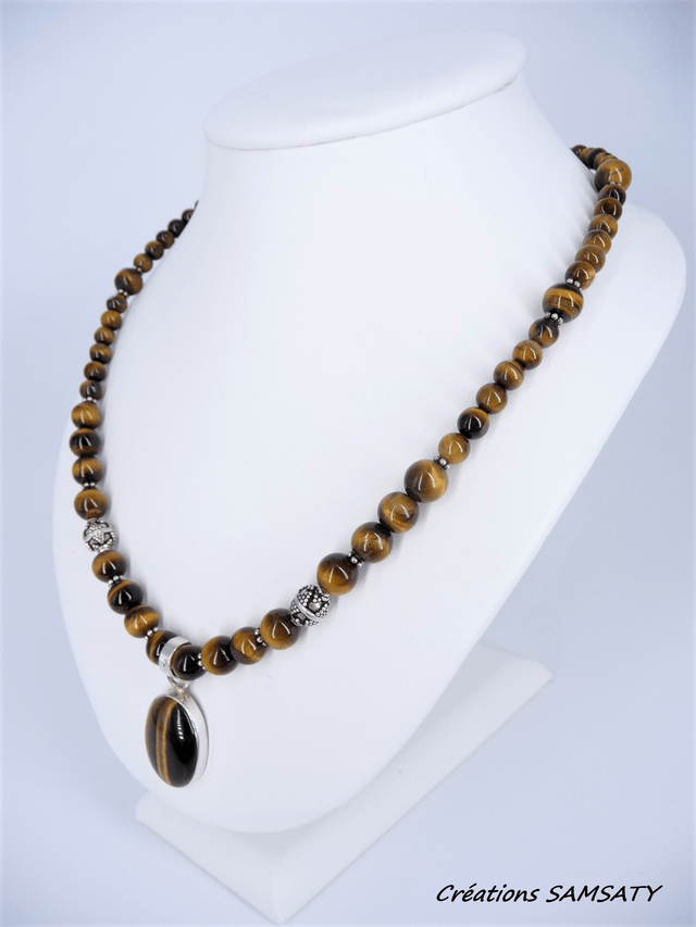 Collier œil de tigre avec son médaillon