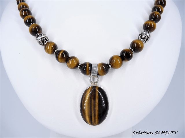 Collier œil de tigre avec son médaillon