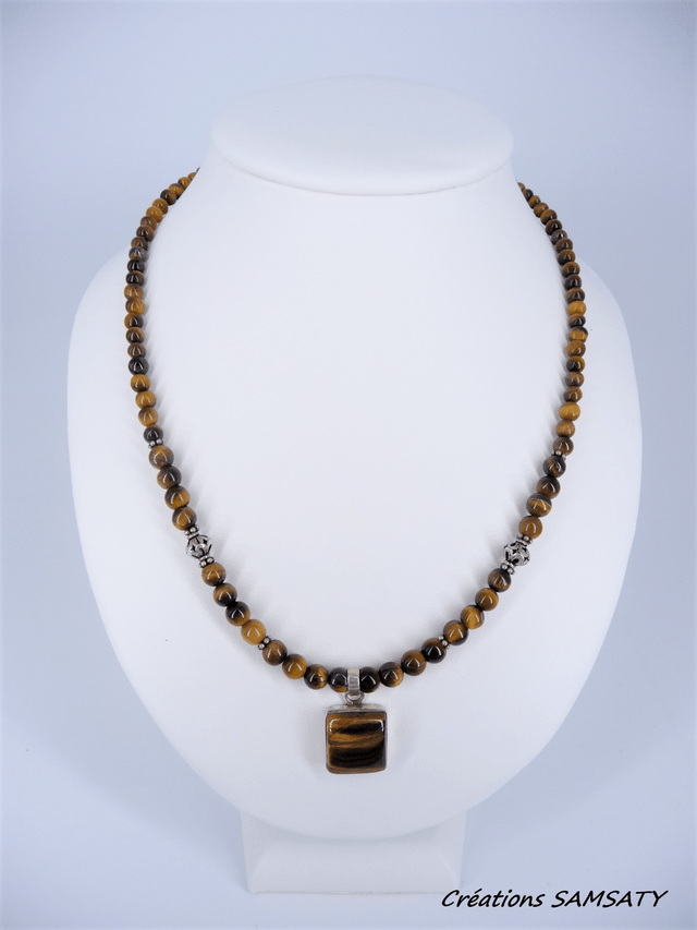 Collier œil de tigre avec son médaillon