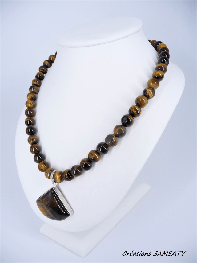 Collier œil de tigre avec son médaillon
