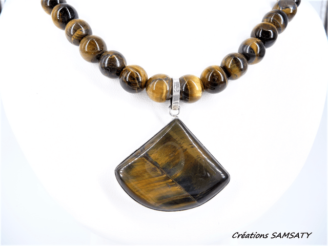 Collier œil de tigre avec son médaillon