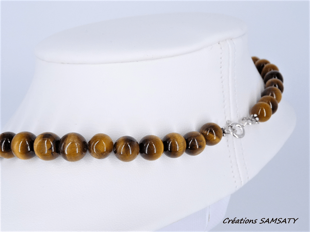 Collier œil de tigre avec son médaillon